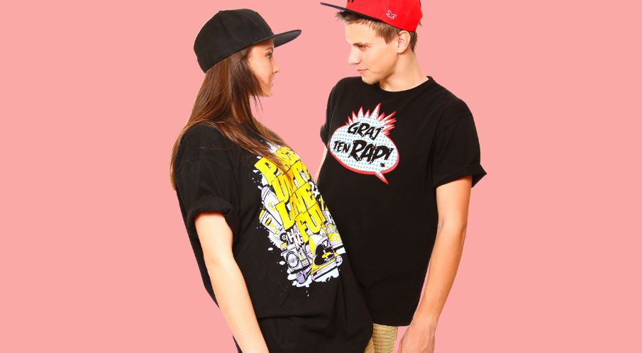 What You Can Do To Style an Oversized Graphic Tee
