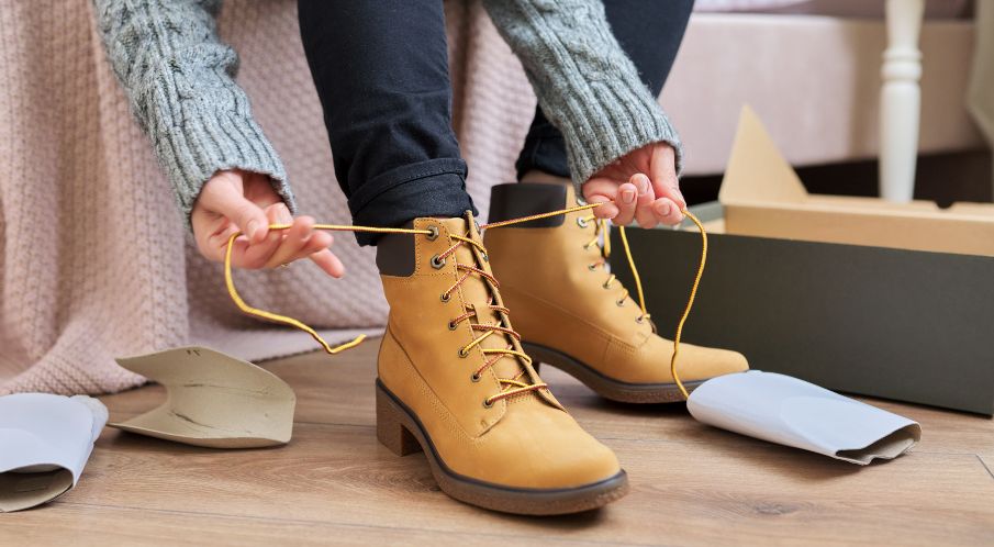 What Stylish Clothes Should You Wear With Winter Boots?