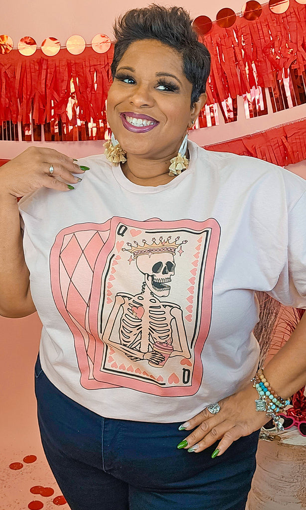 Queen of Hearts Graphic T-Shirt – Tees2urdoor