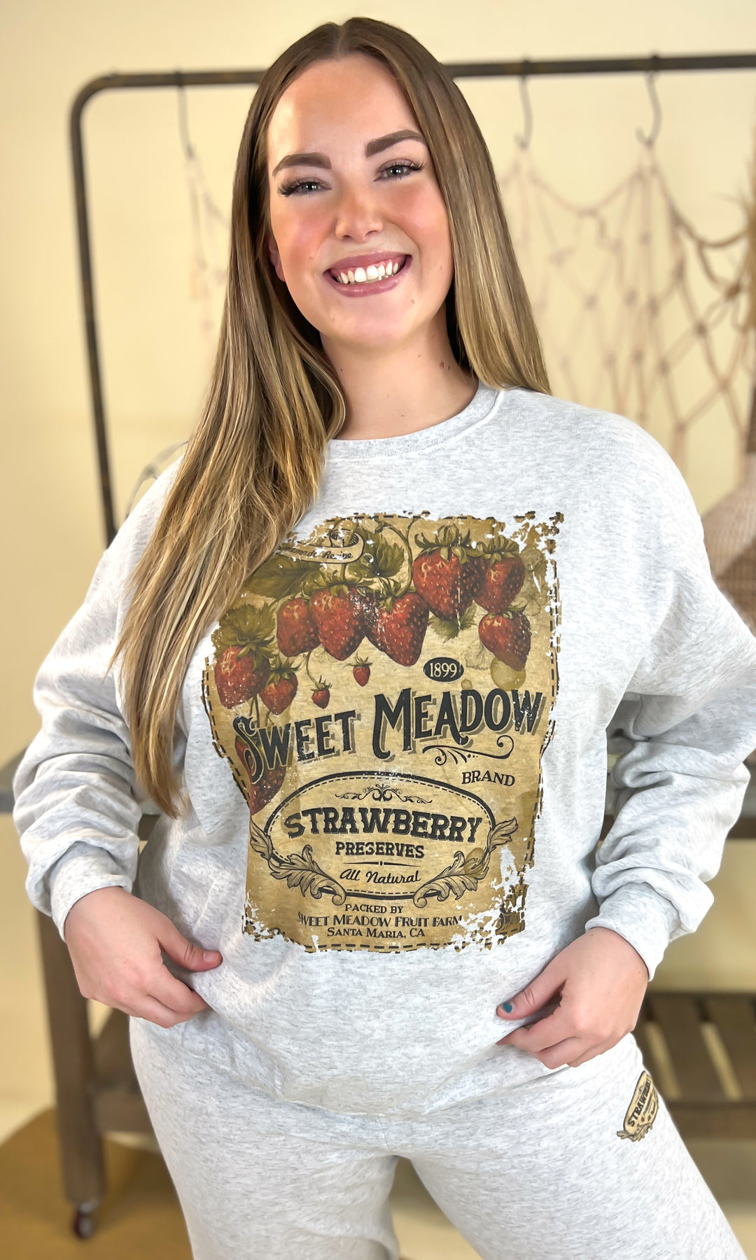 Classic Vintage Label Ash Graphic Sweatshirt