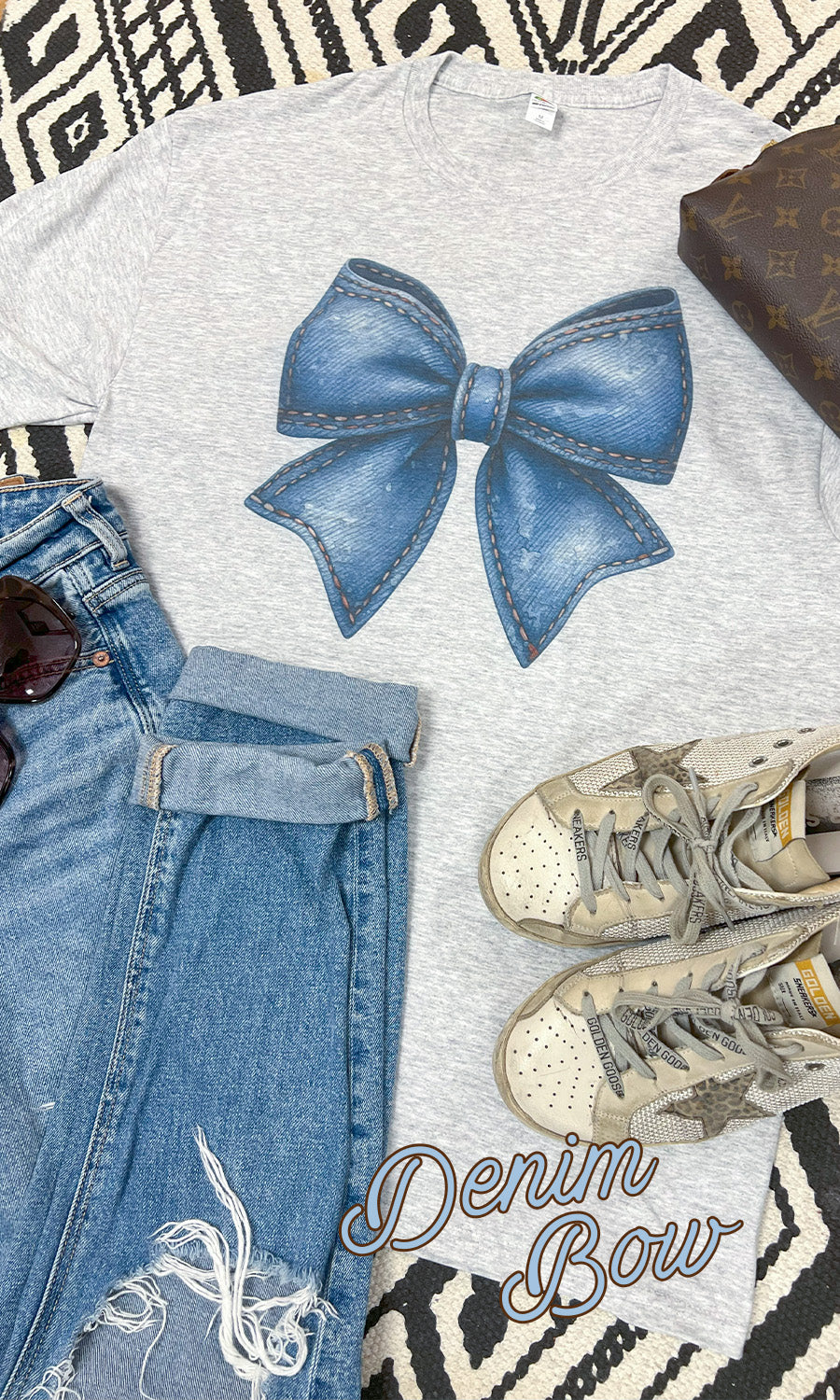 Big On Bows Graphic T-Shirt