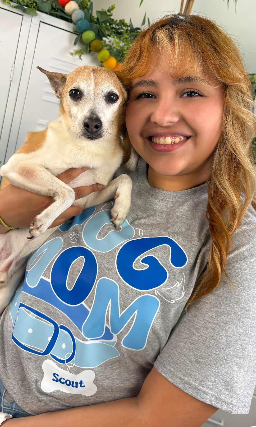 Custom Dog MOM Graphic T-Shirt