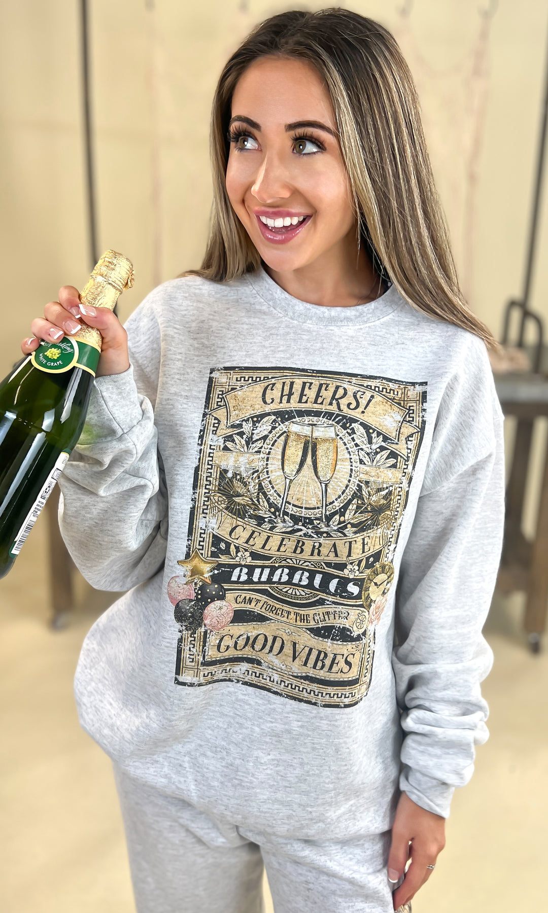 Holiday Vintage Label Ash Graphic Sweatshirt