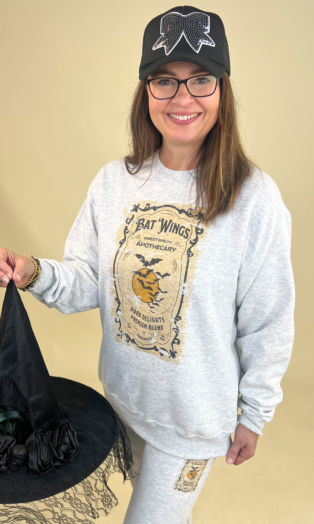 Holiday Vintage Label Ash Graphic Sweatshirt