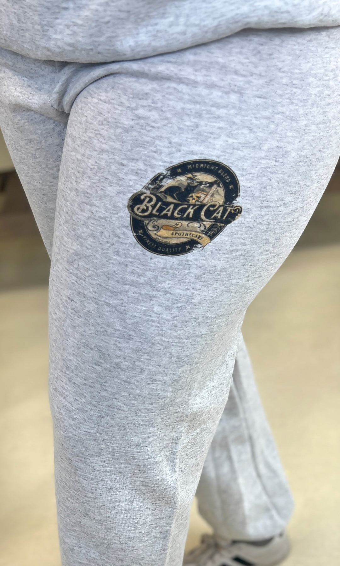 Holiday Vintage Label Ash Graphic Sweatpant