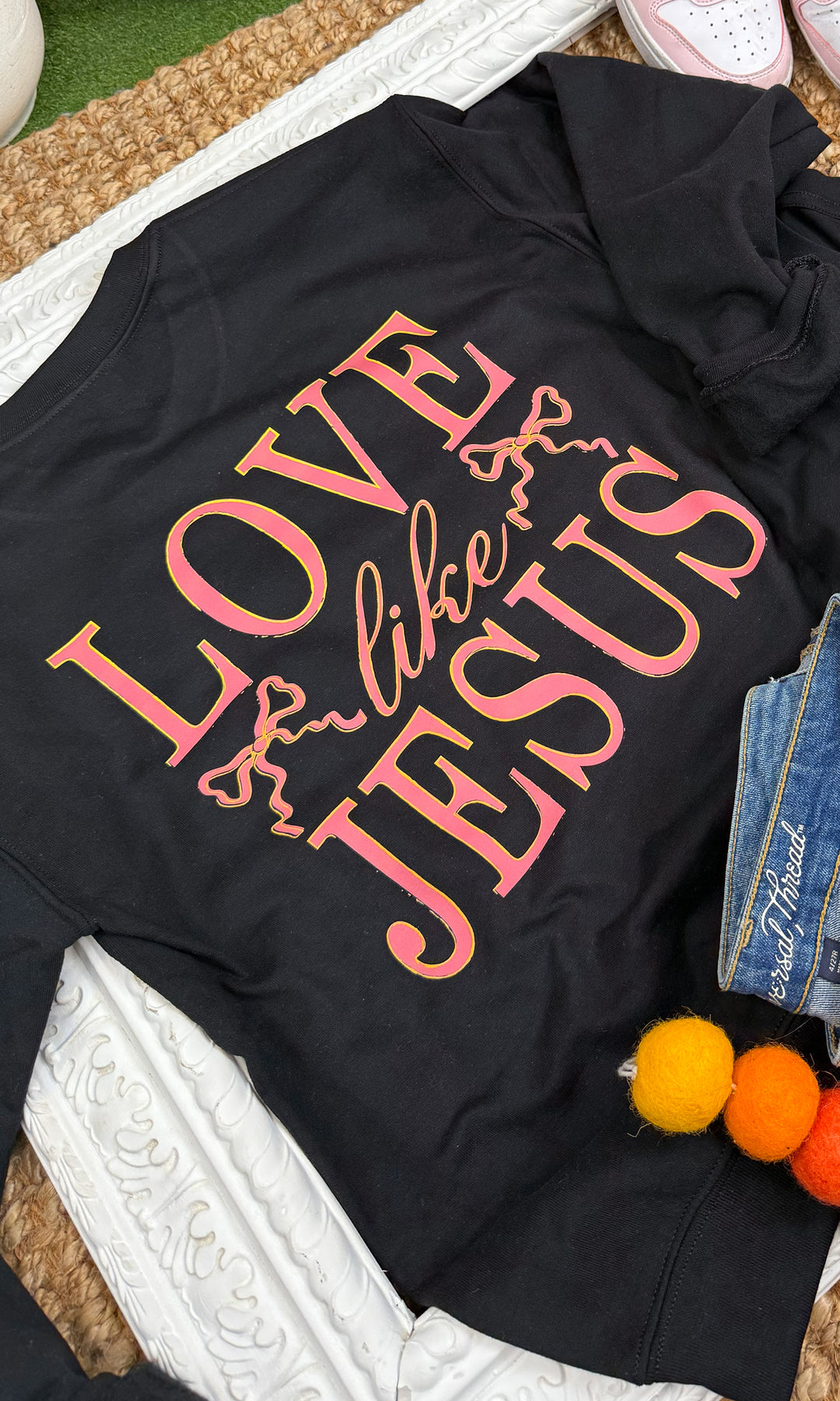Love Like Jesus Graphic Sweatshirt