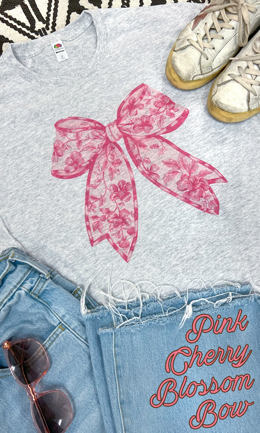 Big On Bows Graphic T-Shirt