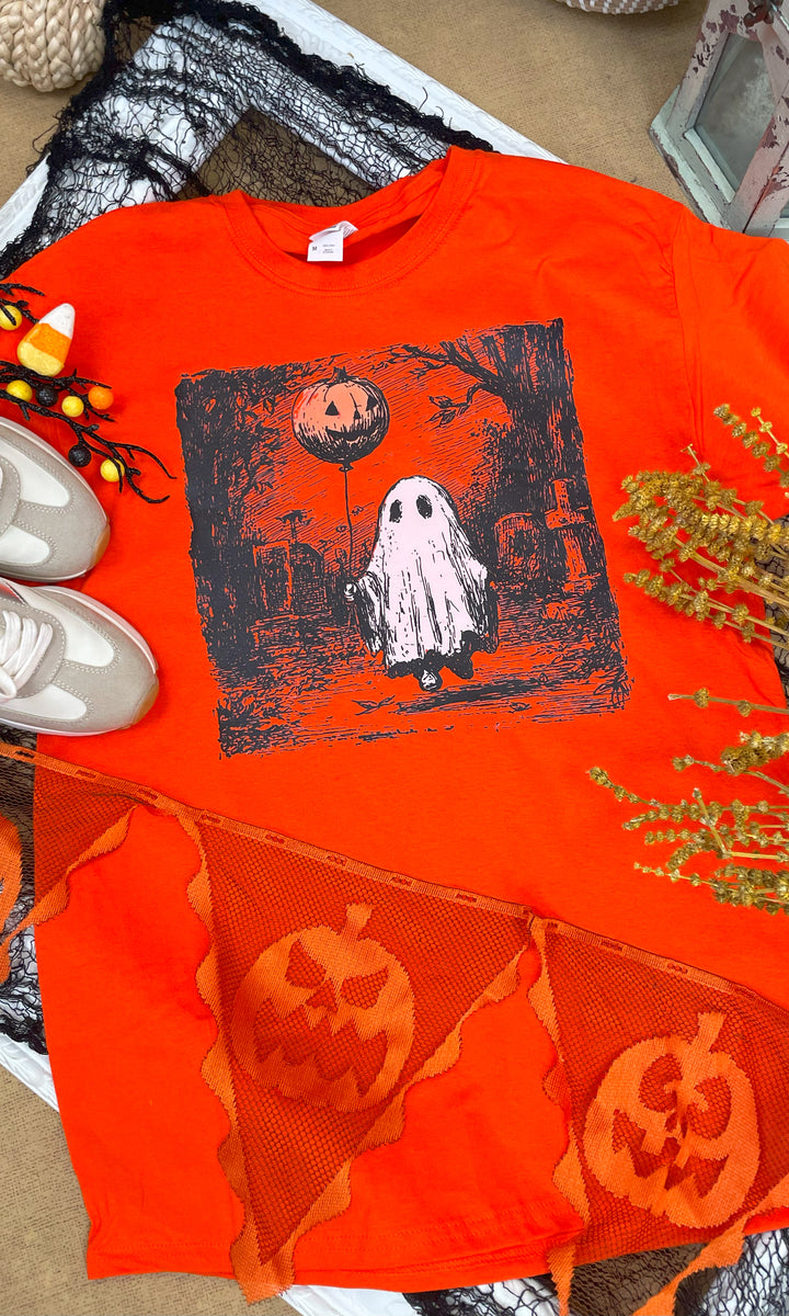 Vintage Ghost Balloon Halloween Graphic T-Shirt