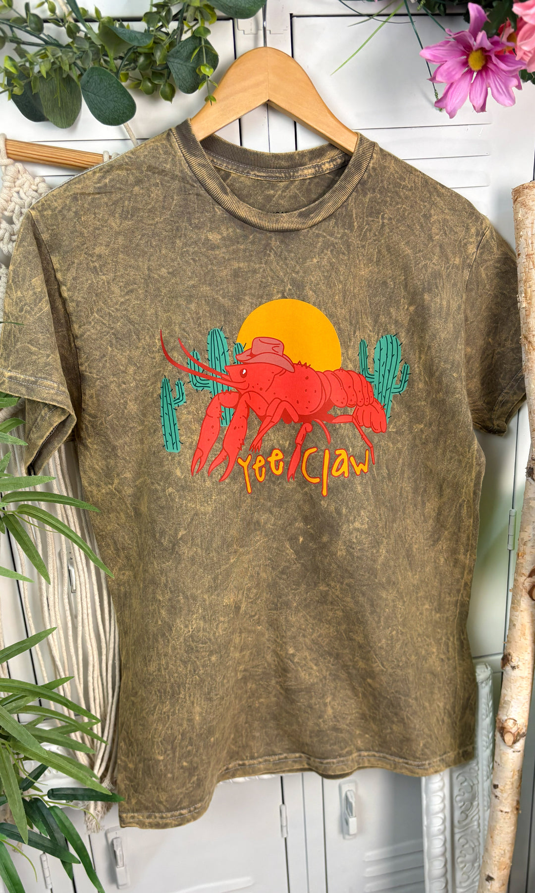 YEE-Claw Mineral Washed Graphic Shirt
